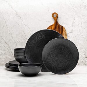 black reusable plastic dinnerware set